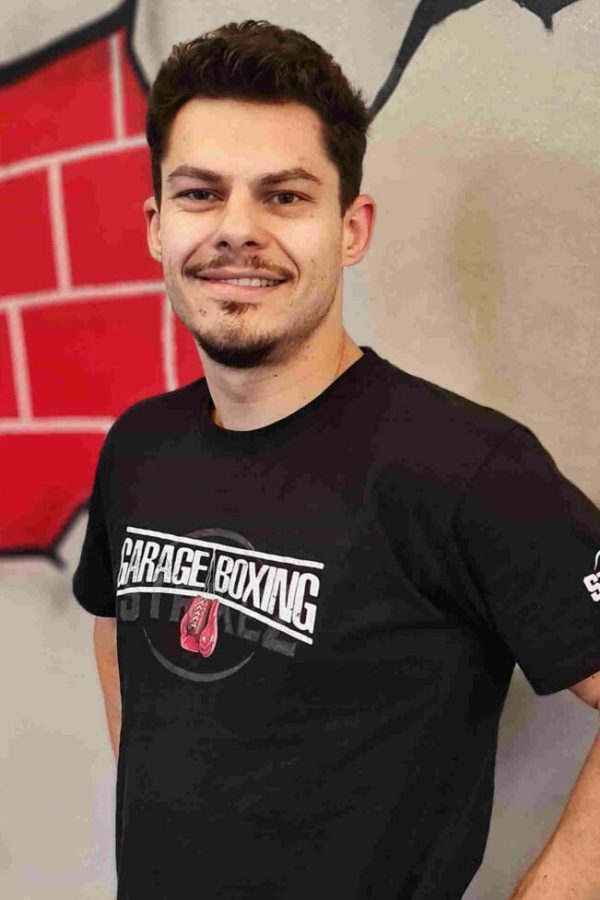 Georg Boxtrainer vom Garage Combat Club